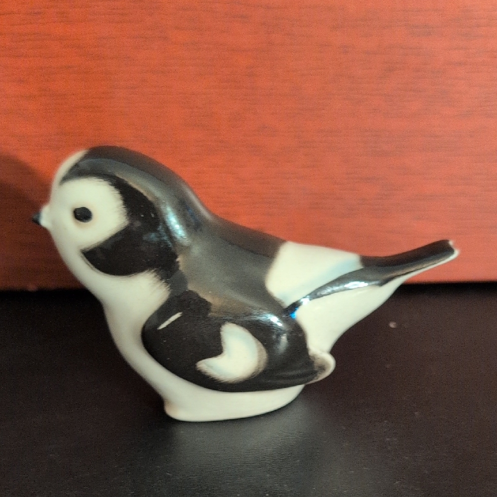 Vintage Lomonosov Russian Porcelain Snow Bunting Bird Figurine